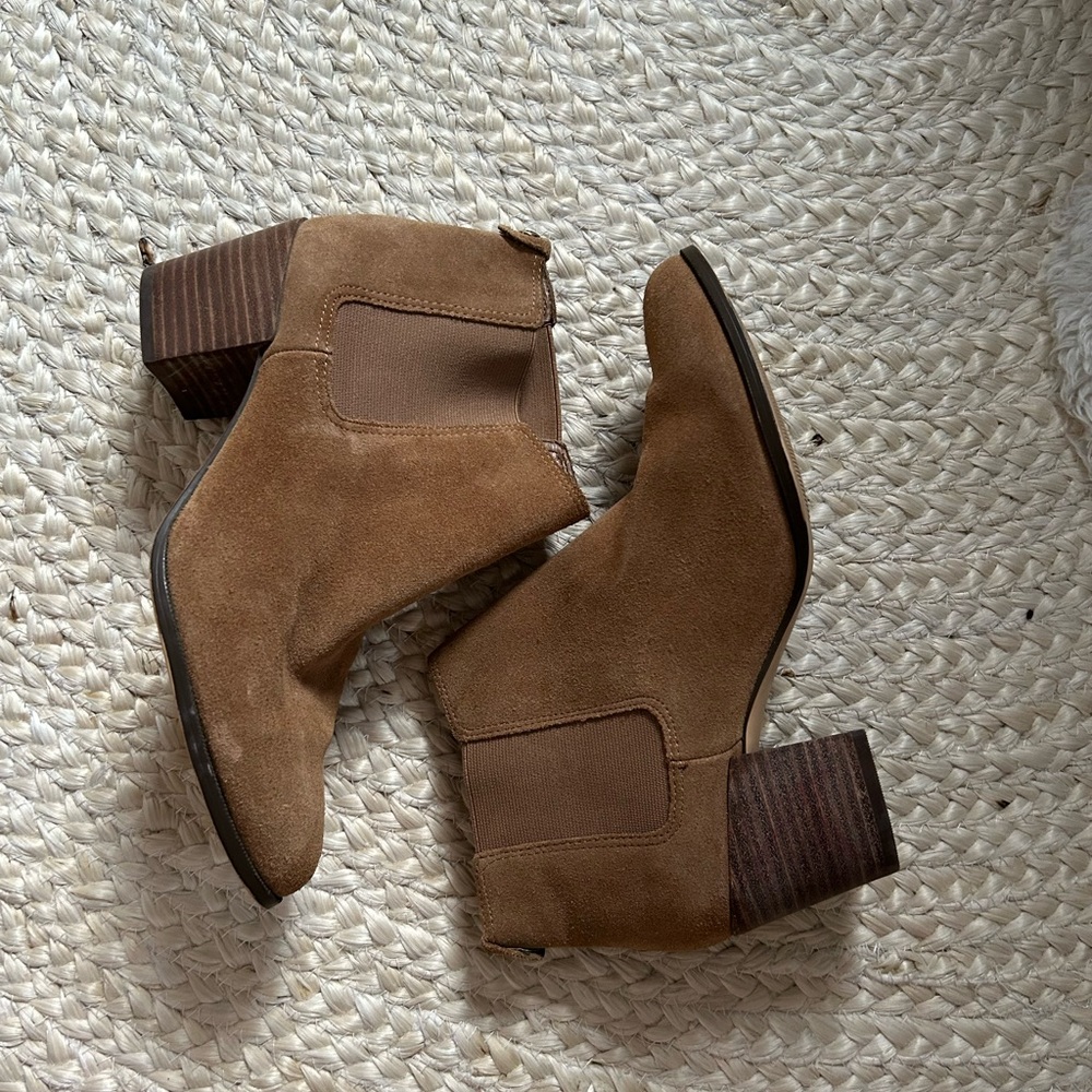 Anne Klein booties boots women’s suede leather upper ankle heel 8 beige tan li - Picture 1 of 10